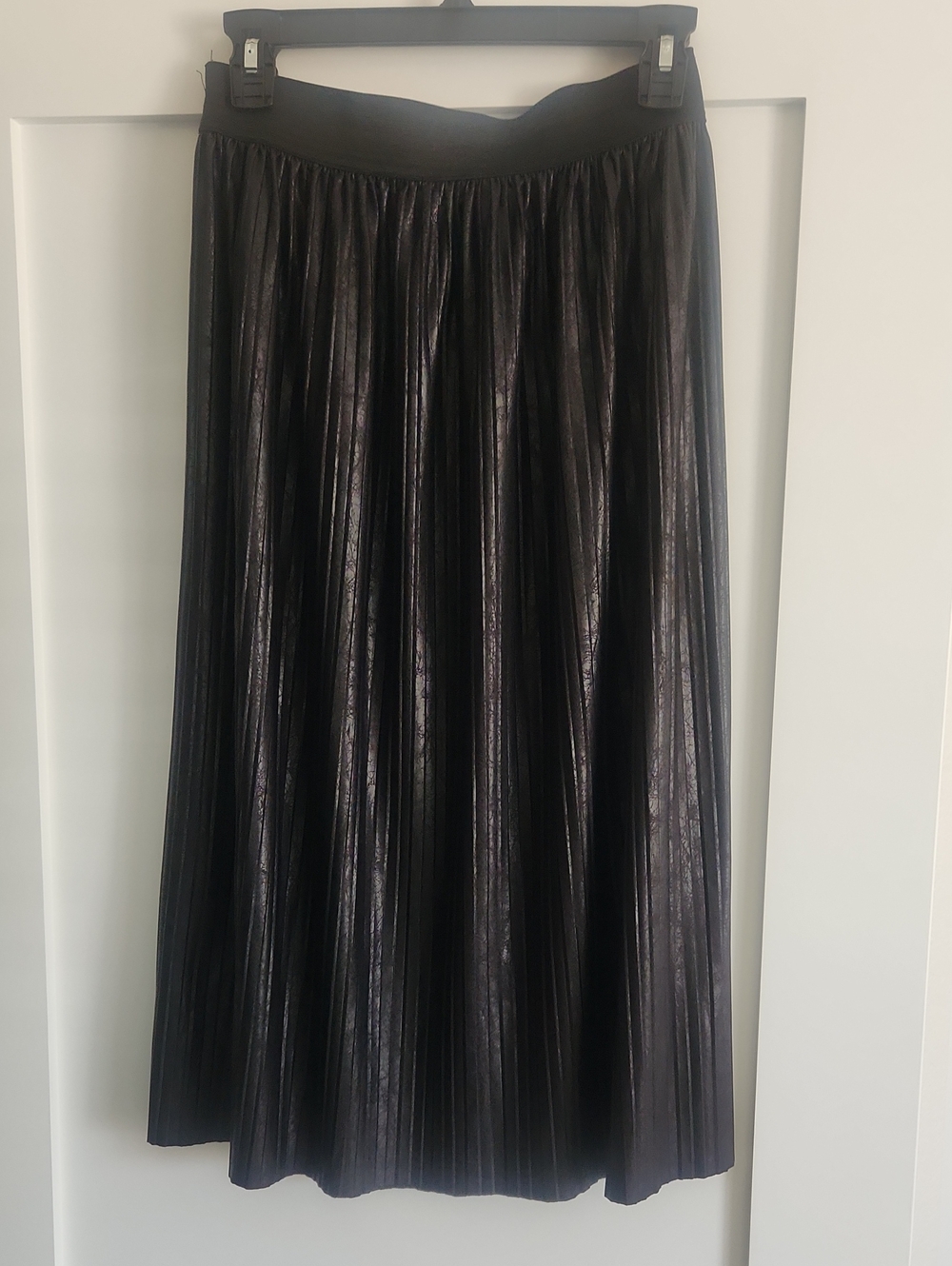 Black Pleated Midi Skirt - Sleek Women's Skirt